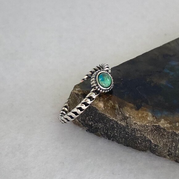 Sterling Silver 925 Dainty Minimalist Round Turquoise Twisted Band Ring Sz 5.25 - Picture 3 of 16